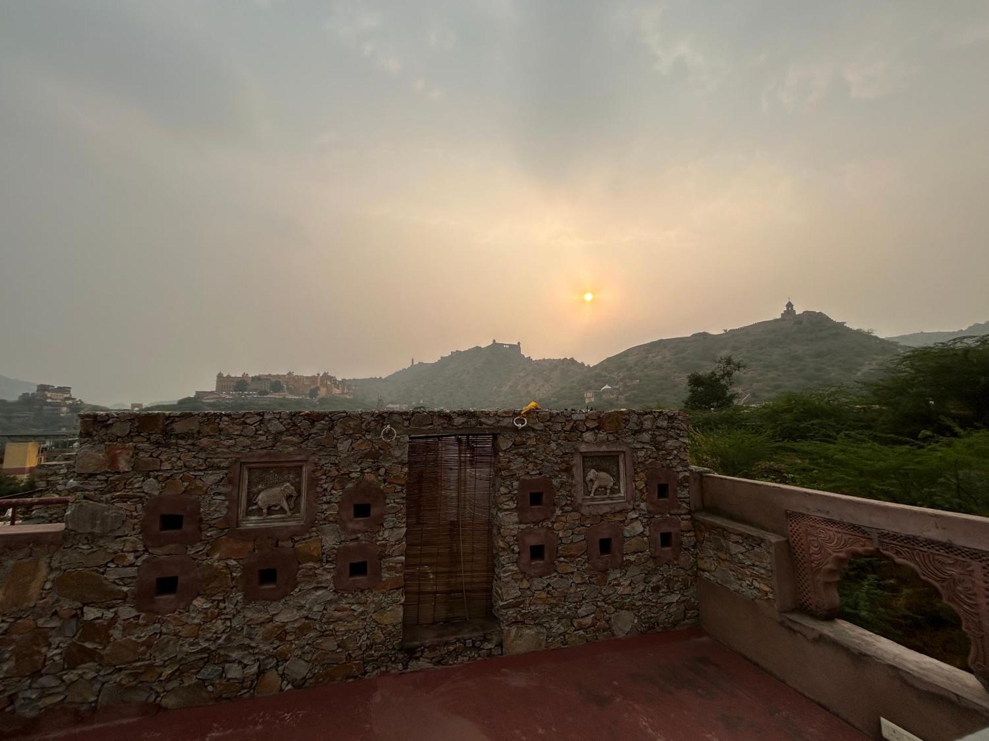 Adhbhut Hotel Jaipur Eksteriør bilde