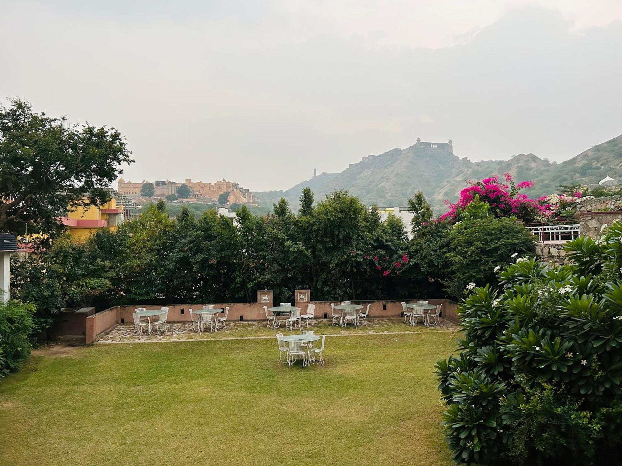 Adhbhut Hotel Jaipur Eksteriør bilde