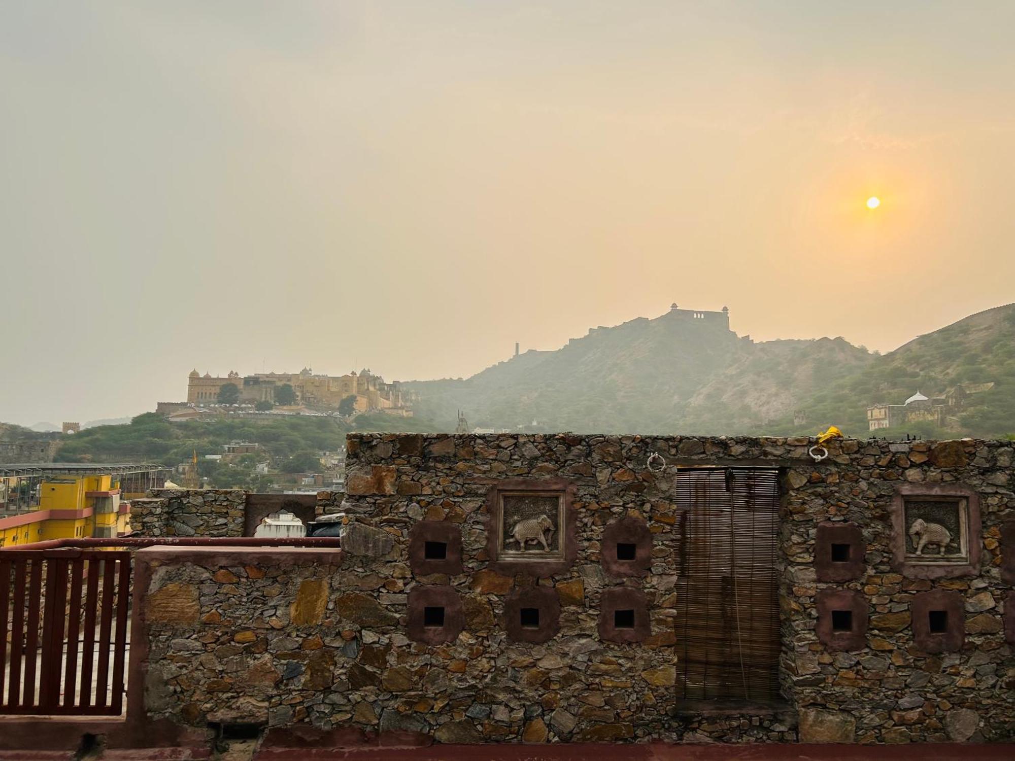 Adhbhut Hotel Jaipur Eksteriør bilde